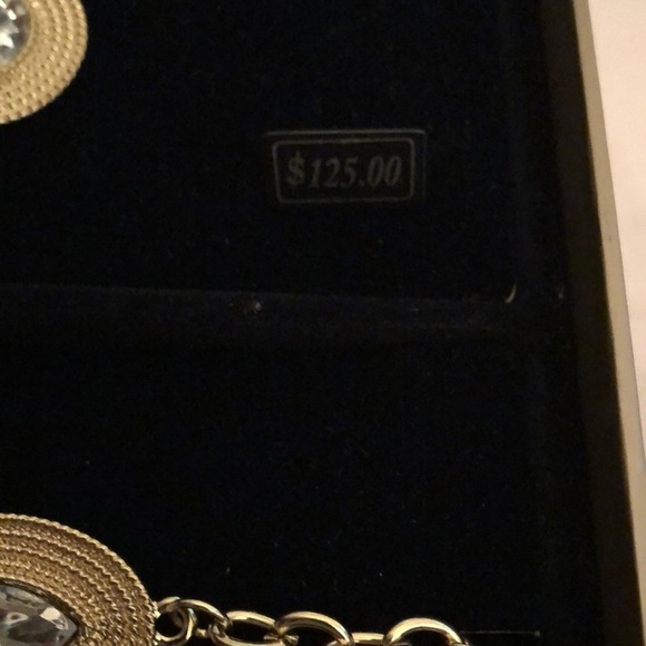 New in box Bella del mar expressions collection jewelry set dressy statement. - Picture 3 of 6